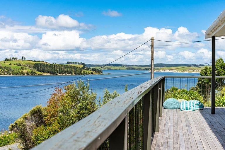 Photo of property in 14 Cliff Street, Pahi, Paparoa, 0571