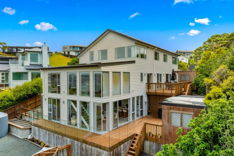 Photo of property in 126-128 Lax Crescent, Leigh, 0985