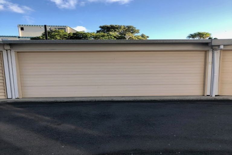 Photo of property in 2/90 Kitchener Road, Milford, Auckland, 0620