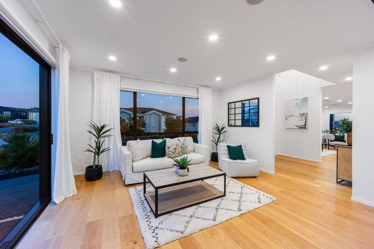 Photo of property in 73 Headsail Drive, Long Bay, Auckland, 0630