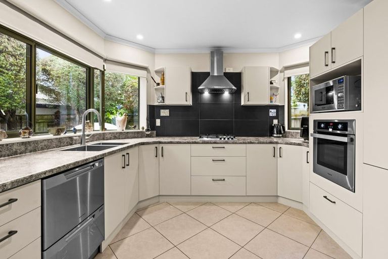 Photo of property in 19 Kingsgate Avenue, Havelock North, 4130