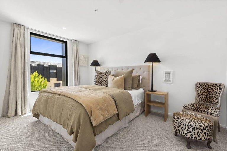 Photo of property in 3/5 Northlake Drive, Wanaka, 9305