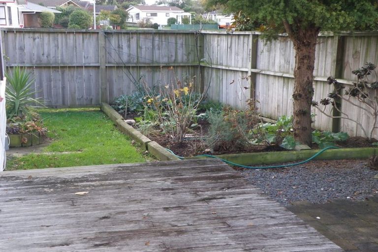 Photo of property in 3 Atarau Grove, Paraparaumu, 5032