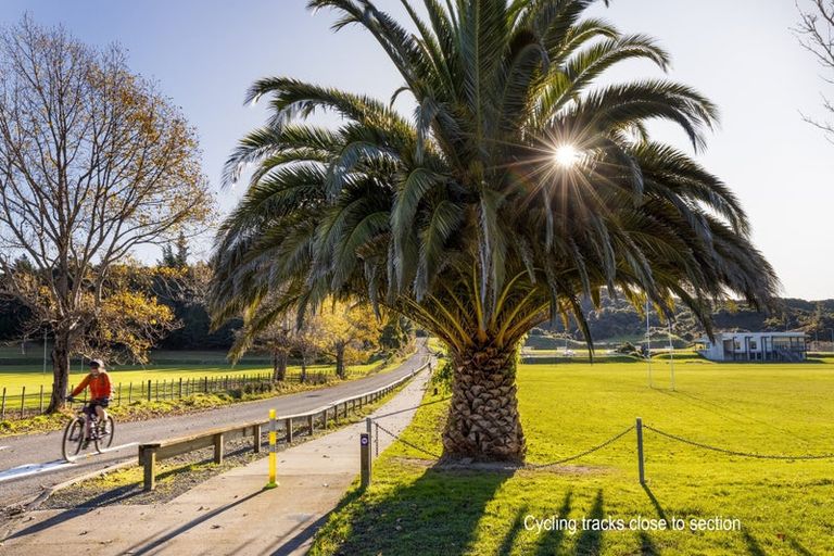 Photo of property in 10 Raukura Rise, Picton, 7220
