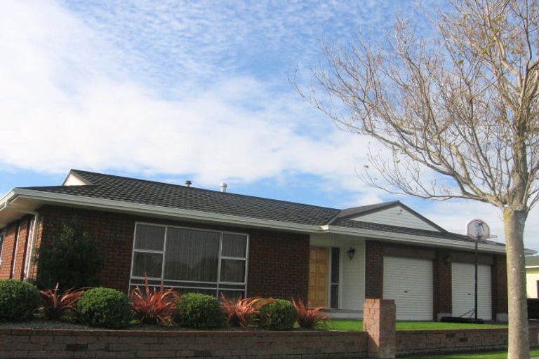 Photo of property in 19 Chippendale Crescent, Highbury, Palmerston North, 4412