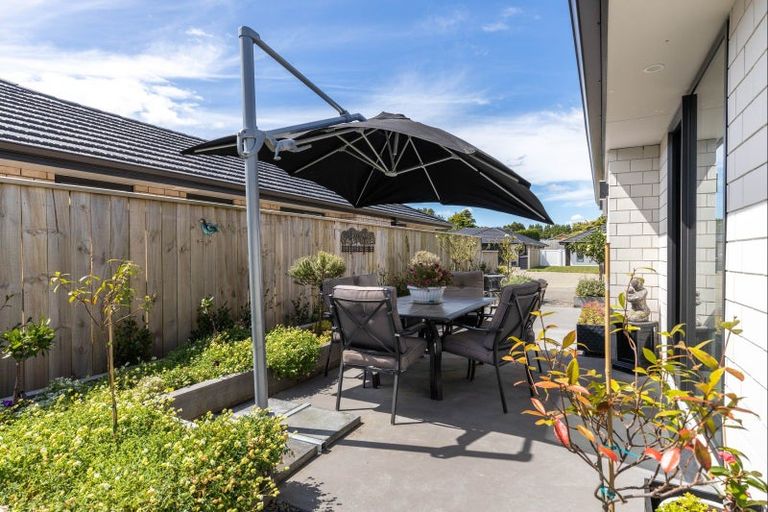 Photo of property in 12 Rehua Place, Waiwhakaiho, New Plymouth, 4312