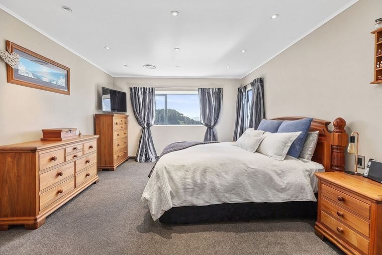 Photo of property in 40 Peterhouse Street, Tawa, Wellington, 5028