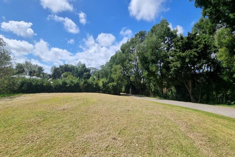 Photo of property in 949 State Highway 16, Waimauku, 0812