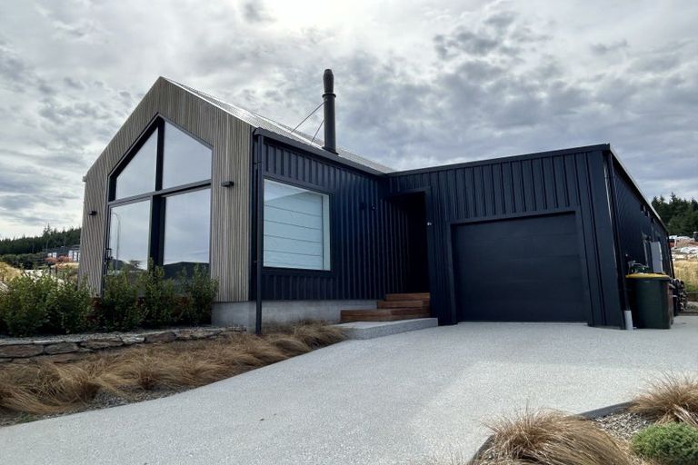 Photo of property in 21 Clearview Street, Wanaka, 9305