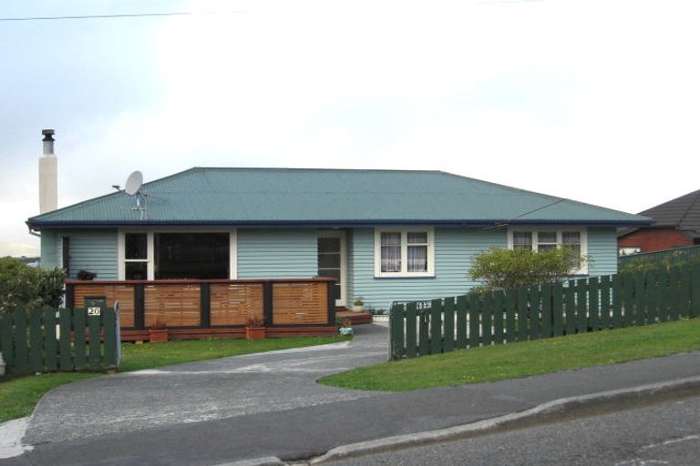 Photo of property in 20 Ruskin Road, Newlands, Wellington, 6037
