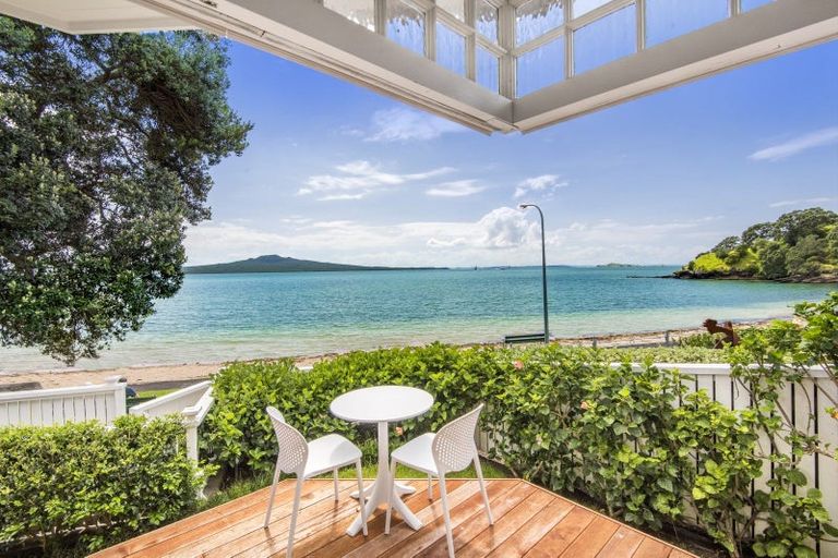 Photo of property in 52 Cheltenham Road, Devonport, Auckland, 0624