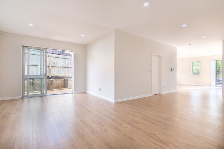 Photo of property in 49 Sari Place, Massey, Auckland, 0614