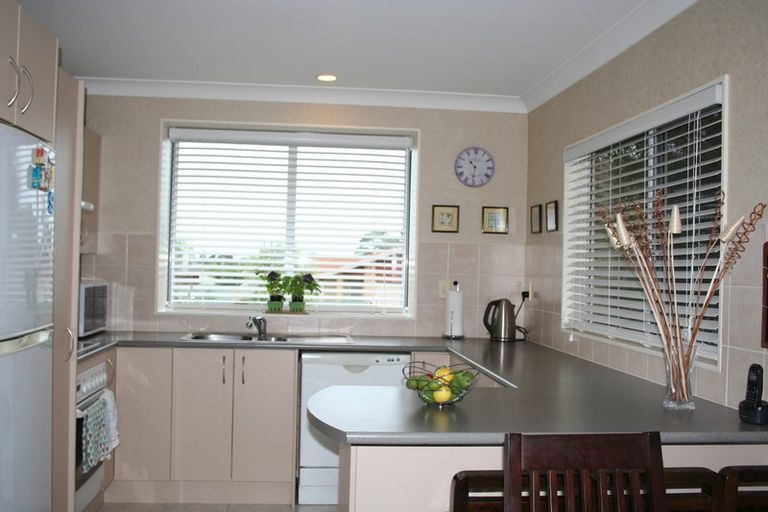 Photo of property in 5 Diana Place, Ranui, Auckland, 0612