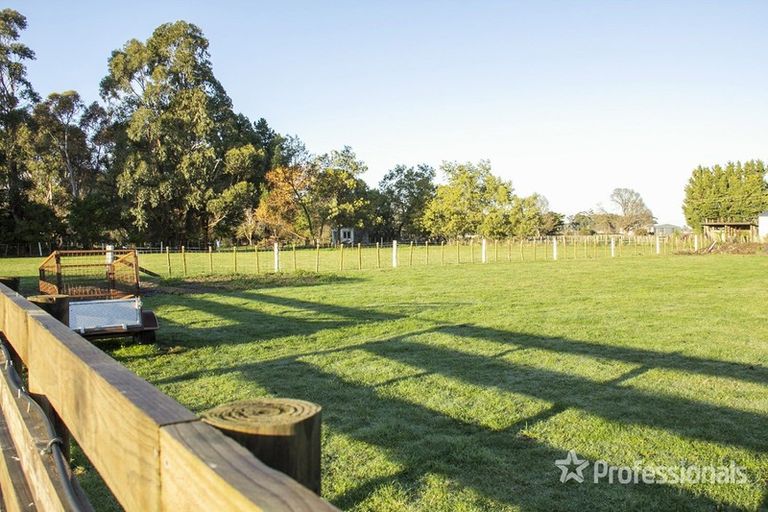 Photo of property in 37 Chester Road, Clareville, Carterton, 5791