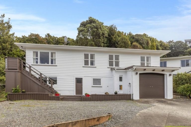 Photo of property in 3 Aspen Grove, Maungaraki, Lower Hutt, 5010