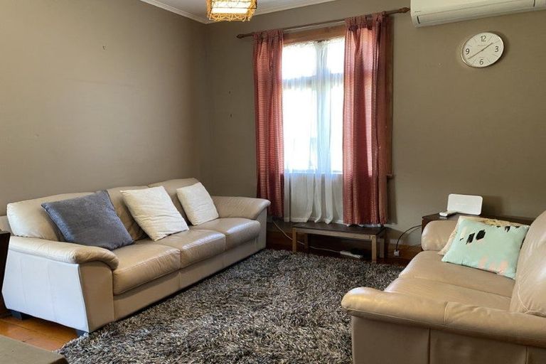 Photo of property in 74a Cambridge Terrace, Waterloo, Lower Hutt, 5011