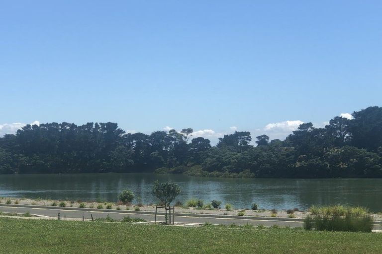 Photo of property in 6 Omahuru Road, Glenbrook, 2681