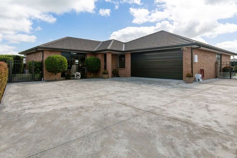 Photo of property in 55 Rodeo Drive, Kelvin Grove, Palmerston North, 4414