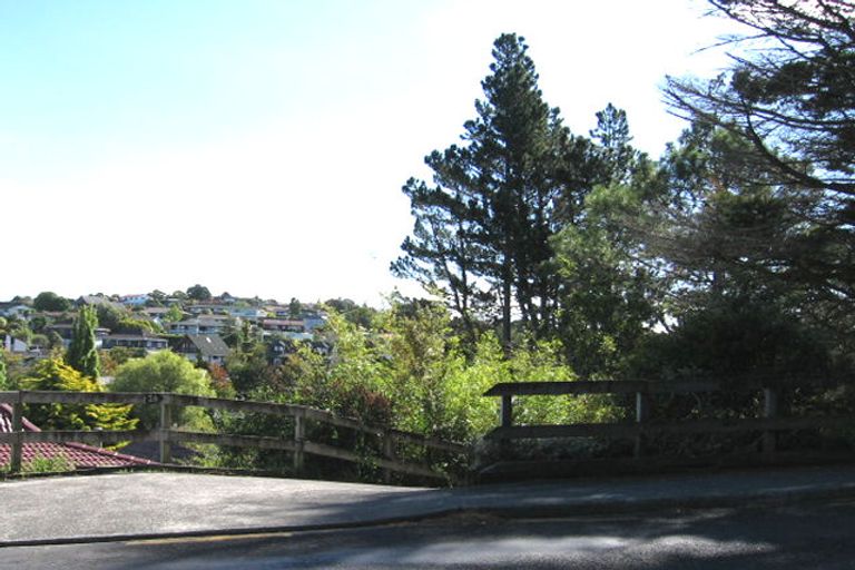 Photo of property in 2/20 Woodlands Crescent, Browns Bay, Auckland, 0630