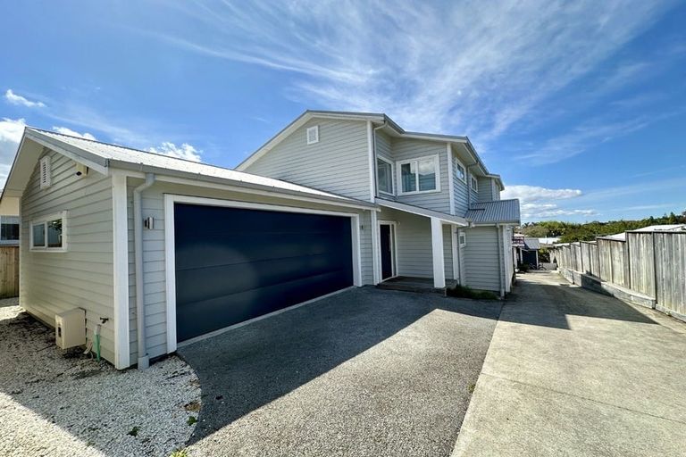 Photo of property in 26b Stottholm Road, Titirangi, Auckland, 0604