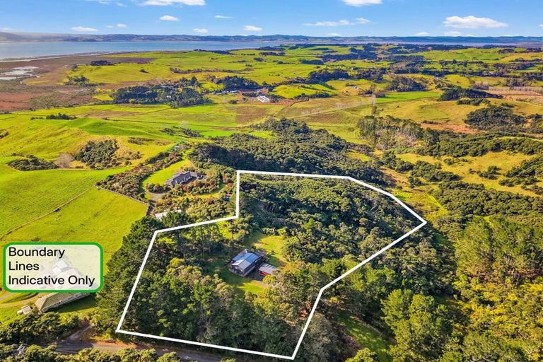 Photo of property in 129 Mcleod Road, South Head, Helensville, 0874