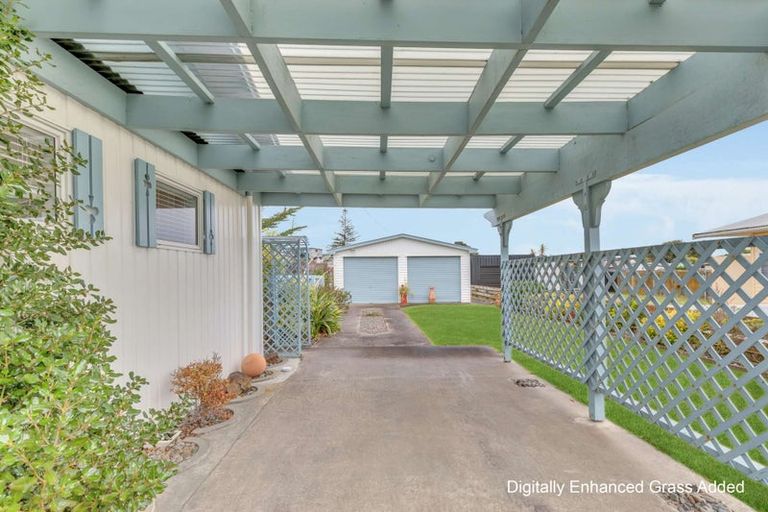 Photo of property in 4 Thomas Place, Foxton Beach, Foxton, 4815