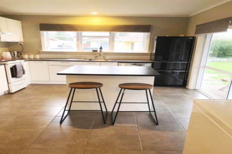 Photo of property in 15a Roosevelt Street, Levin, 5510