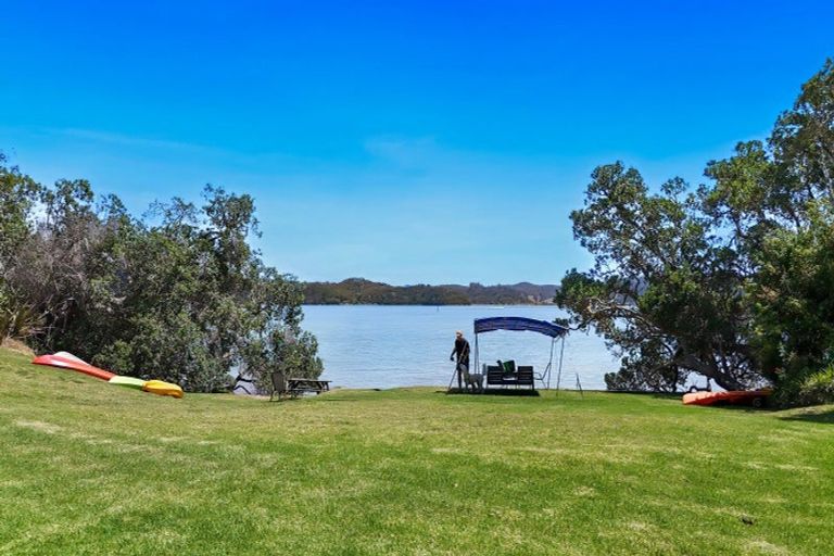Photo of property in 206 Aucks Road, Okiato, Russell, 0272
