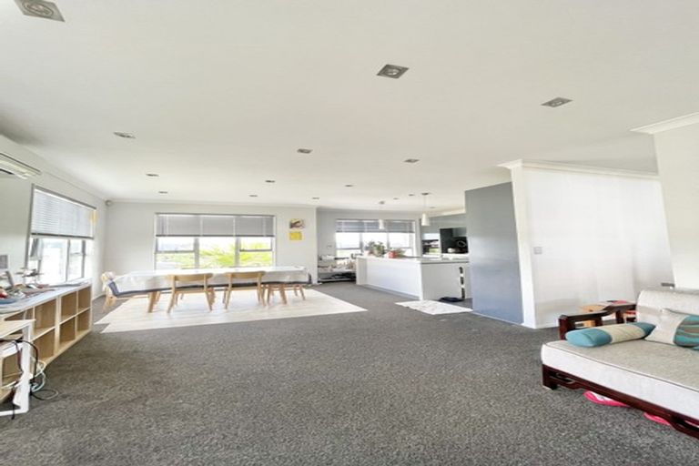 Photo of property in 68 Oakway Drive, Schnapper Rock, Auckland, 0632