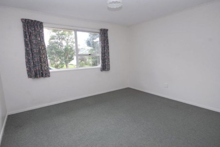 Photo of property in 13 Tahu Crescent, Sunnynook, Auckland, 0620