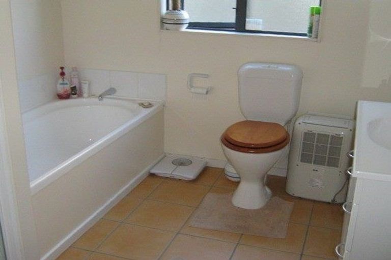 Photo of property in 72c Hazlewood Avenue, Karori, Wellington, 6012