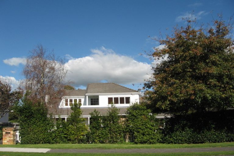 Photo of property in 202 Bleakhouse Road, Mellons Bay, Auckland, 2014