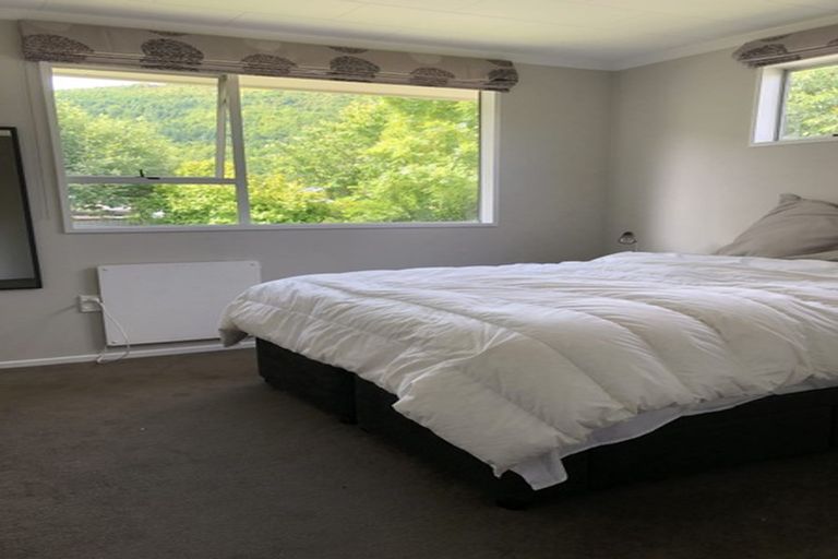 Photo of property in 3 Mckibbin Place, Arrowtown, 9302