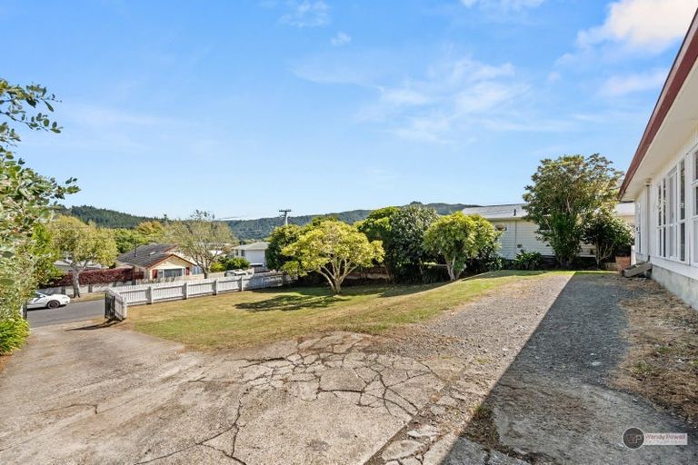 Photo of property in 23 Dowling Grove, Silverstream, Upper Hutt, 5019