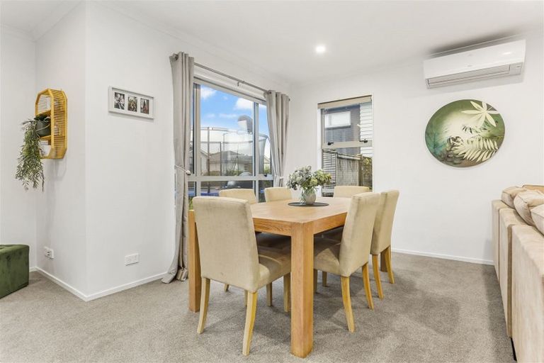 Photo of property in 39 Forbes Mccammon Drive, Swanson, Auckland, 0614