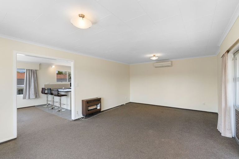 Photo of property in 2 Dee Street, Levin, 5510