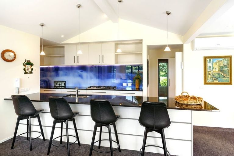 Photo of property in 34 Titoki Road, Waikanae Beach, Waikanae, 5036