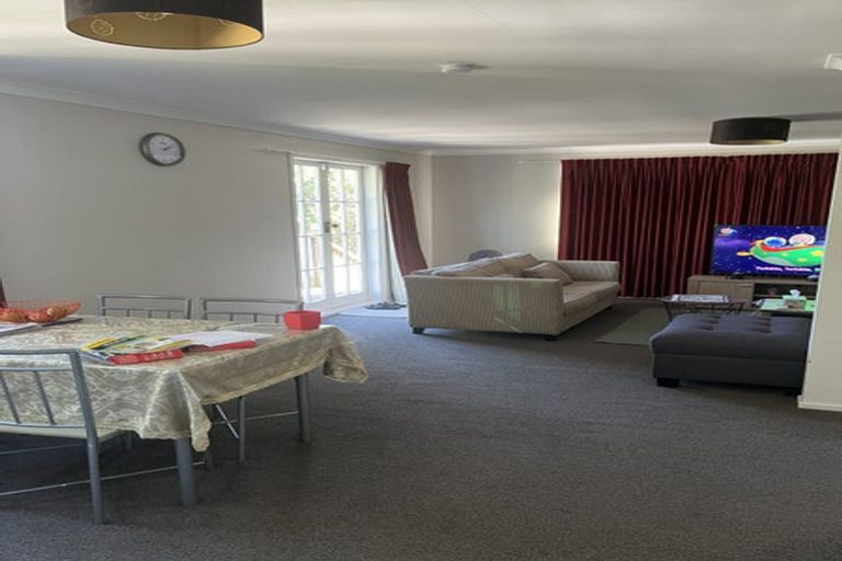 Photo of property in 3 Norfolk Grove, Cannons Creek, Porirua, 5024