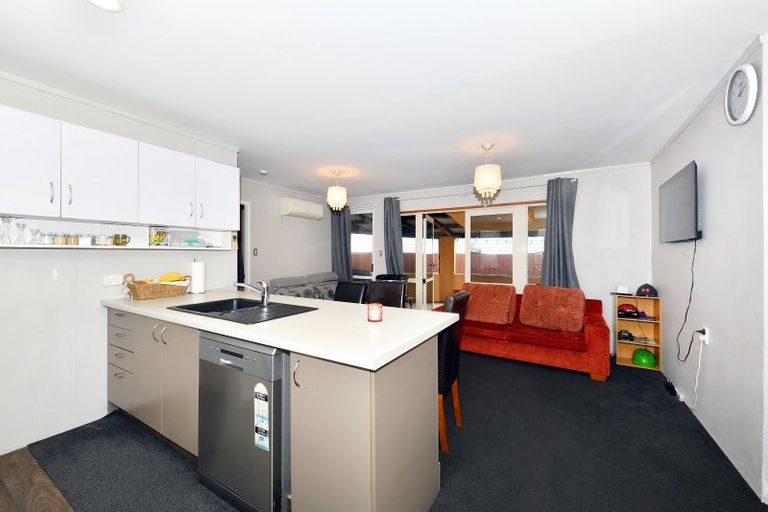 Photo of property in 2/98 Neill Street, Hornby, Christchurch, 8042