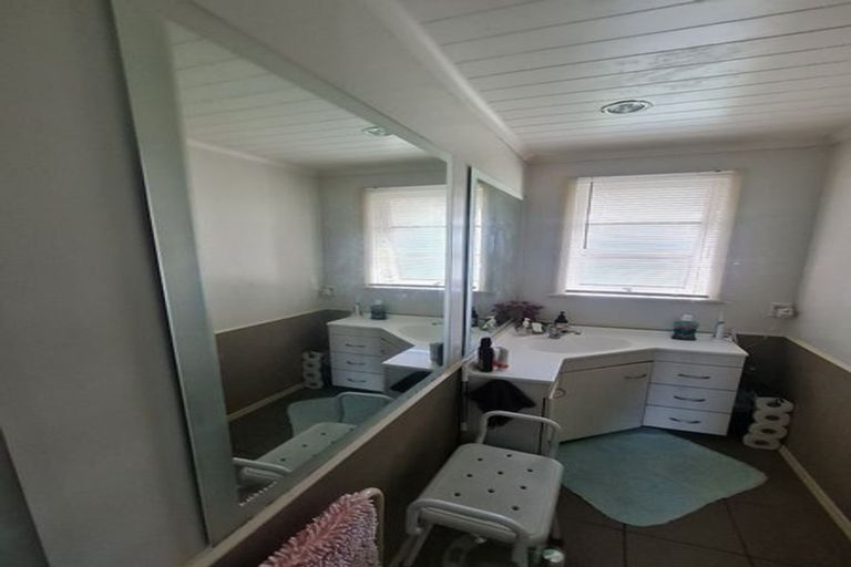 Photo of property in 1014 Heretaunga Street East, Parkvale, Hastings, 4122