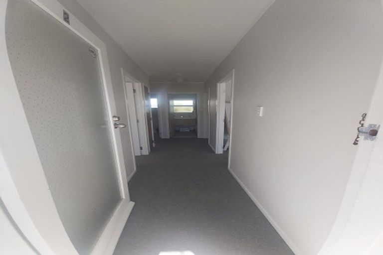 Photo of property in 2/766 Beach Road, Browns Bay, Auckland, 0630