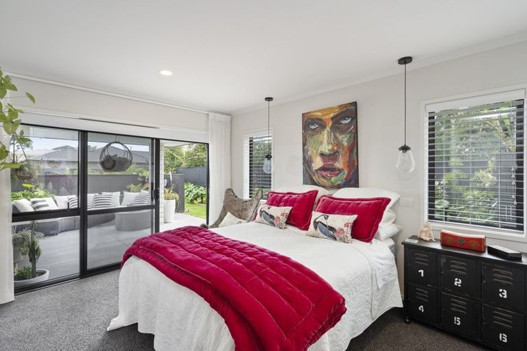 Photo of property in 8 Cooke Farm Grove, Waiwhakaiho, New Plymouth, 4312