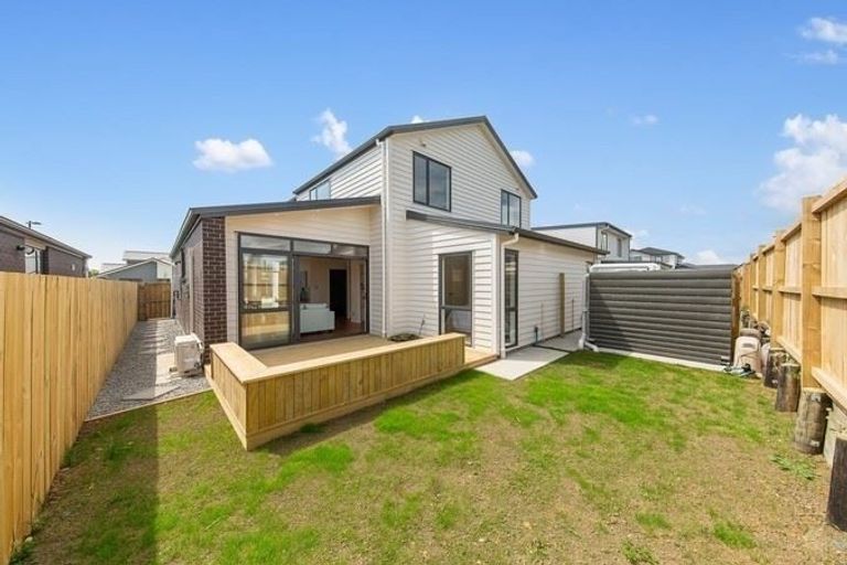 Photo of property in 13 Hoiho Road, Pukekohe, 2120