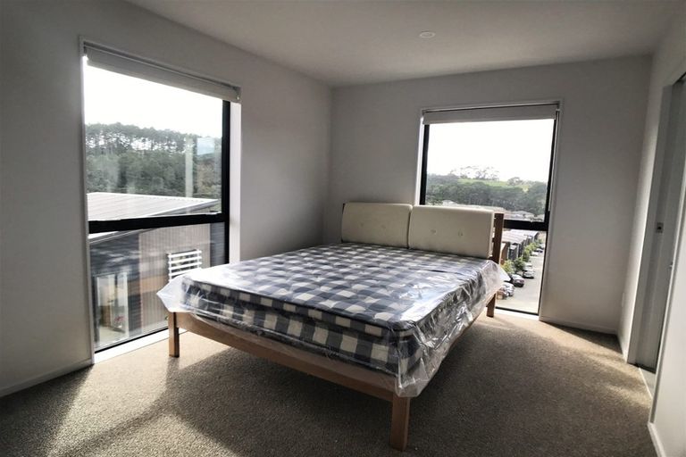 Photo of property in 1 Kanona Way, Albany Heights, Auckland, 0632