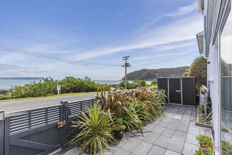 Photo of property in 77 Moana Road, Plimmerton, Porirua, 5026