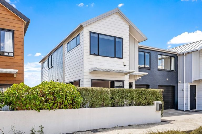 Photo of property in 9 Seafarer Crescent, Stanmore Bay, Whangaparaoa, 0932