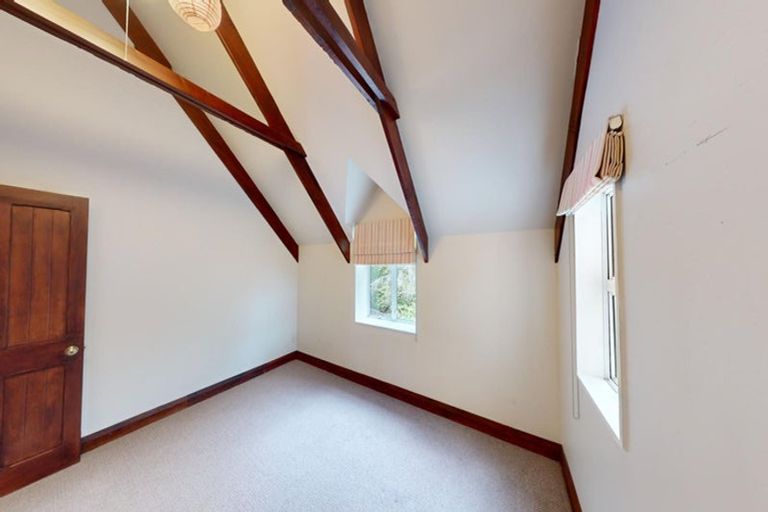 Photo of property in 200 Aokautere Drive, Fitzherbert, Palmerston North, 4471