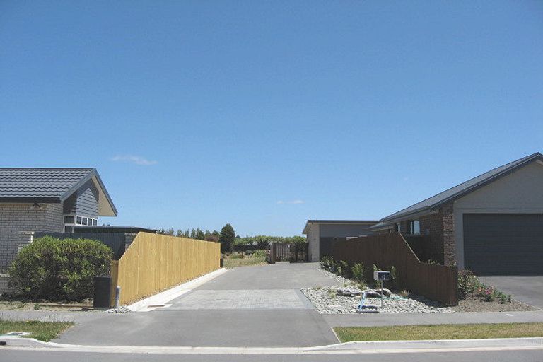 Photo of property in 44 Reka Street, Parklands, Christchurch, 8083