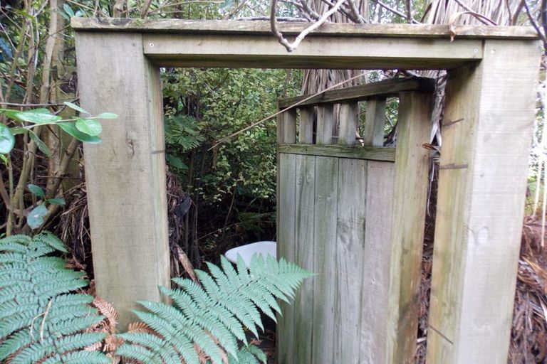 Photo of property in 21a Cotswold Crescent, Newlands, Wellington, 6037