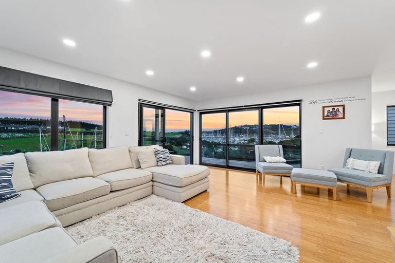 Photo of property in 94 Voyager Drive, Gulf Harbour, Whangaparaoa, 0930
